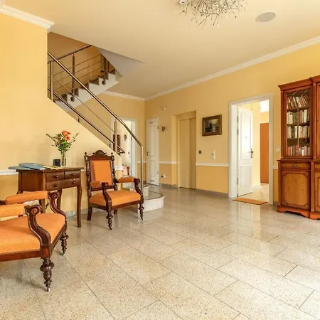 Oie, Lebensart Gbr *